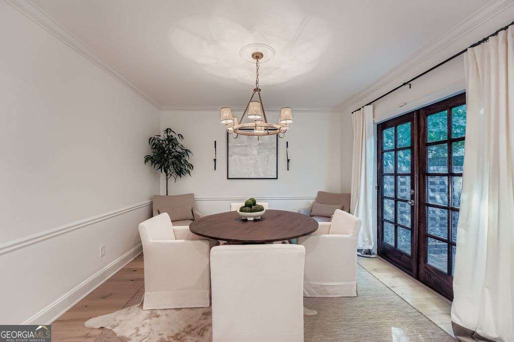 Olde Ivy Square - Residential