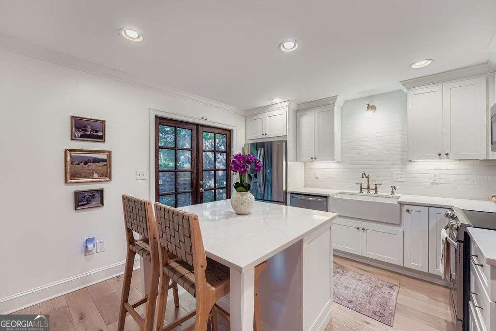 Olde Ivy Square - Residential