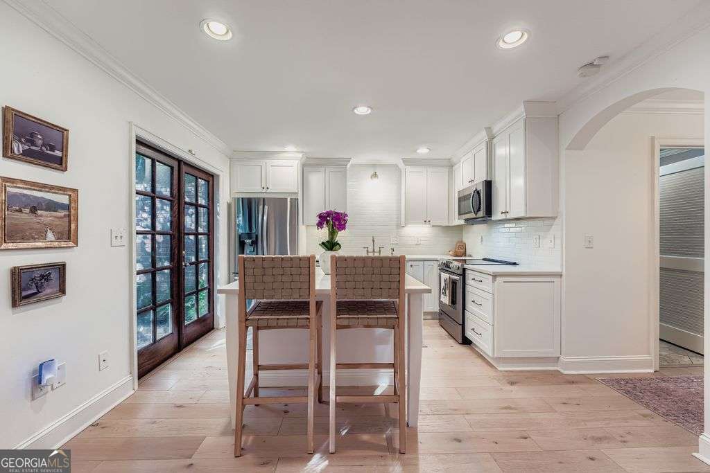 Olde Ivy Square - Residential