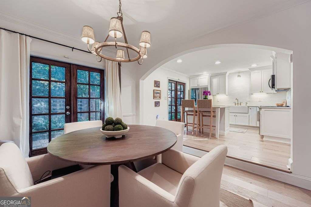 Olde Ivy Square - Residential