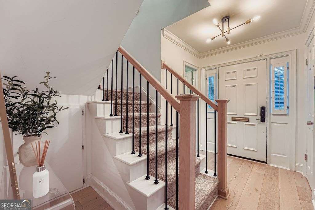 Olde Ivy Square - Residential