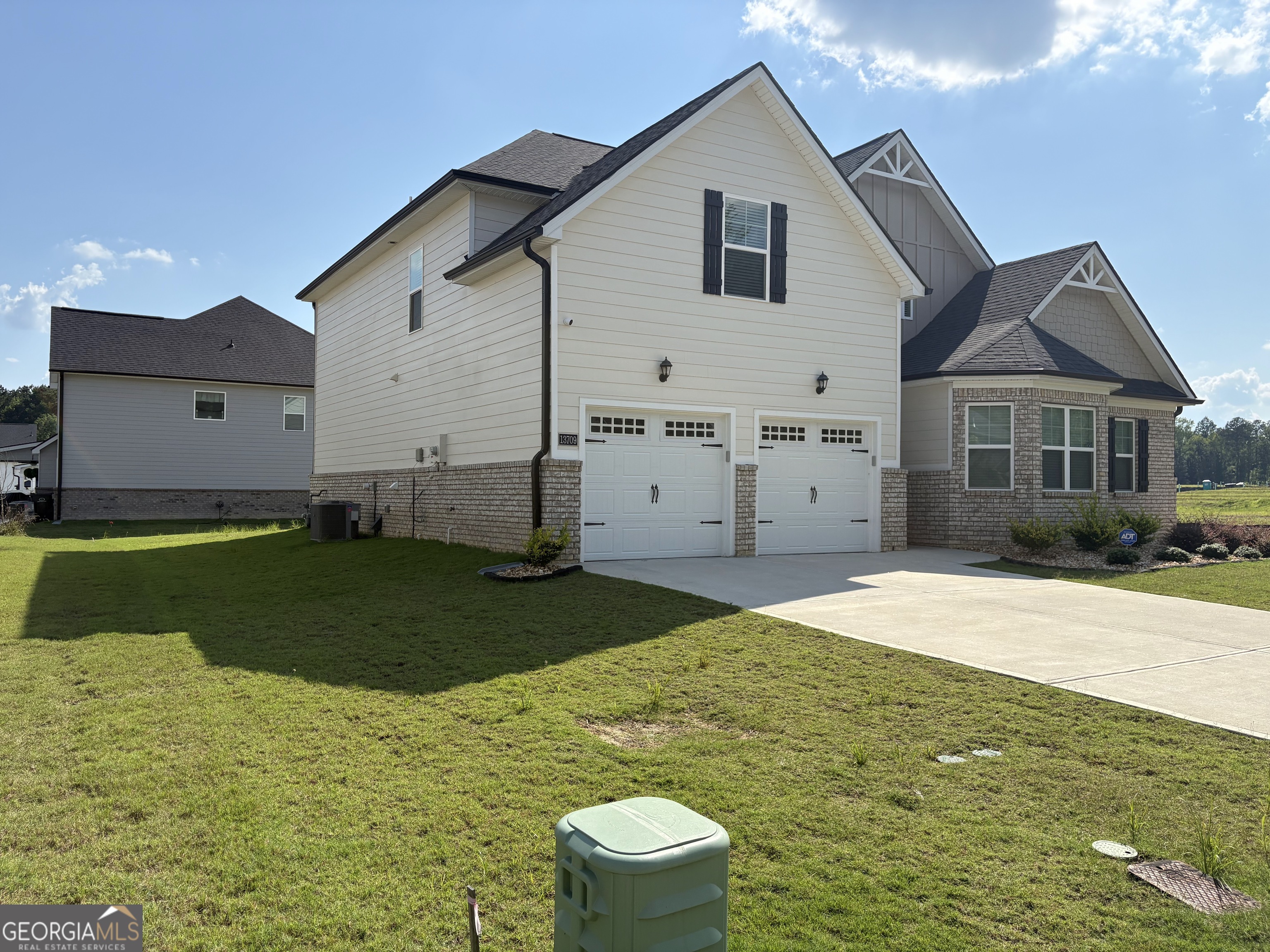 13709 Whitman LN