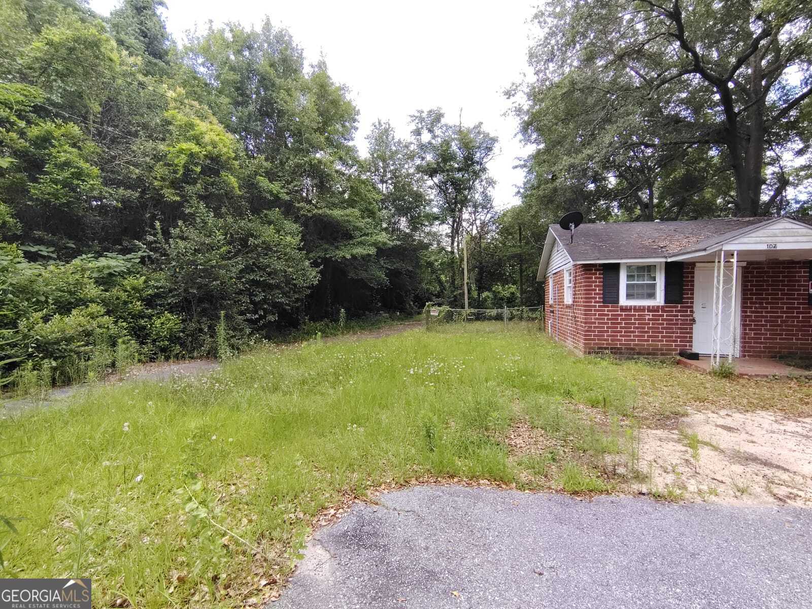 107 Roberts ST