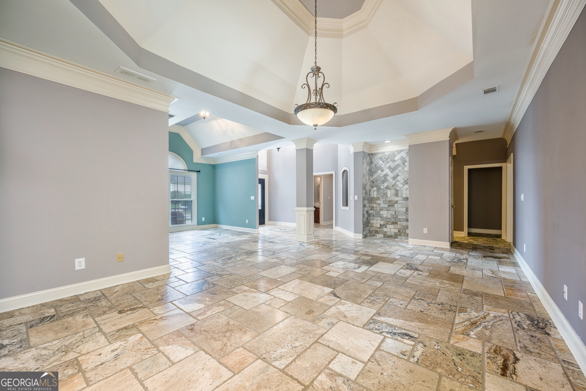 6065 Standard View DR