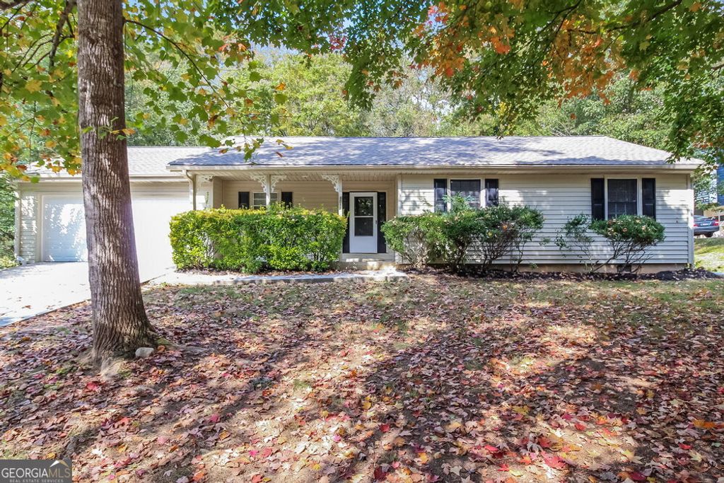 Photo of 3010 Randolph Court NE, Conyers, GA 30012 (MLS # 10703193)