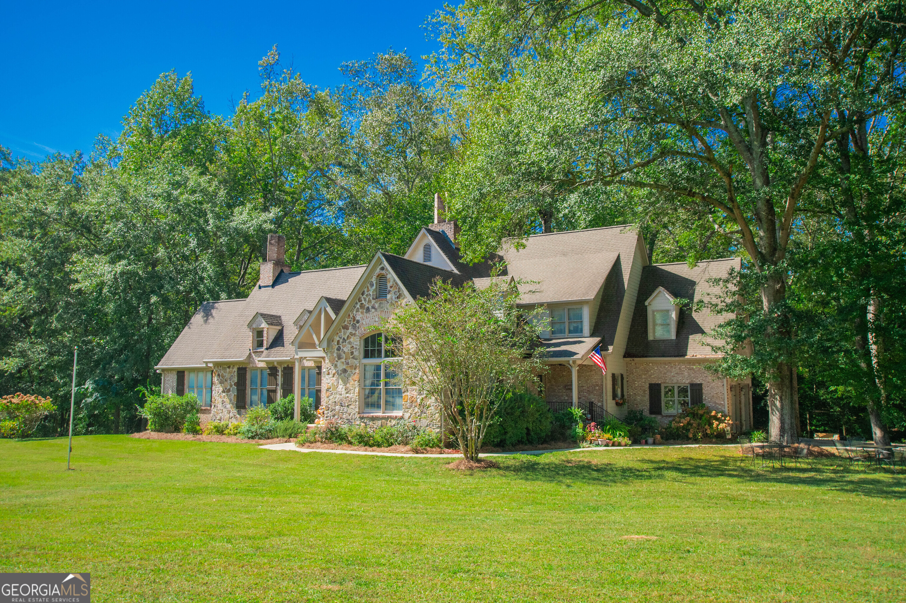 1145 Thurston Snow RD