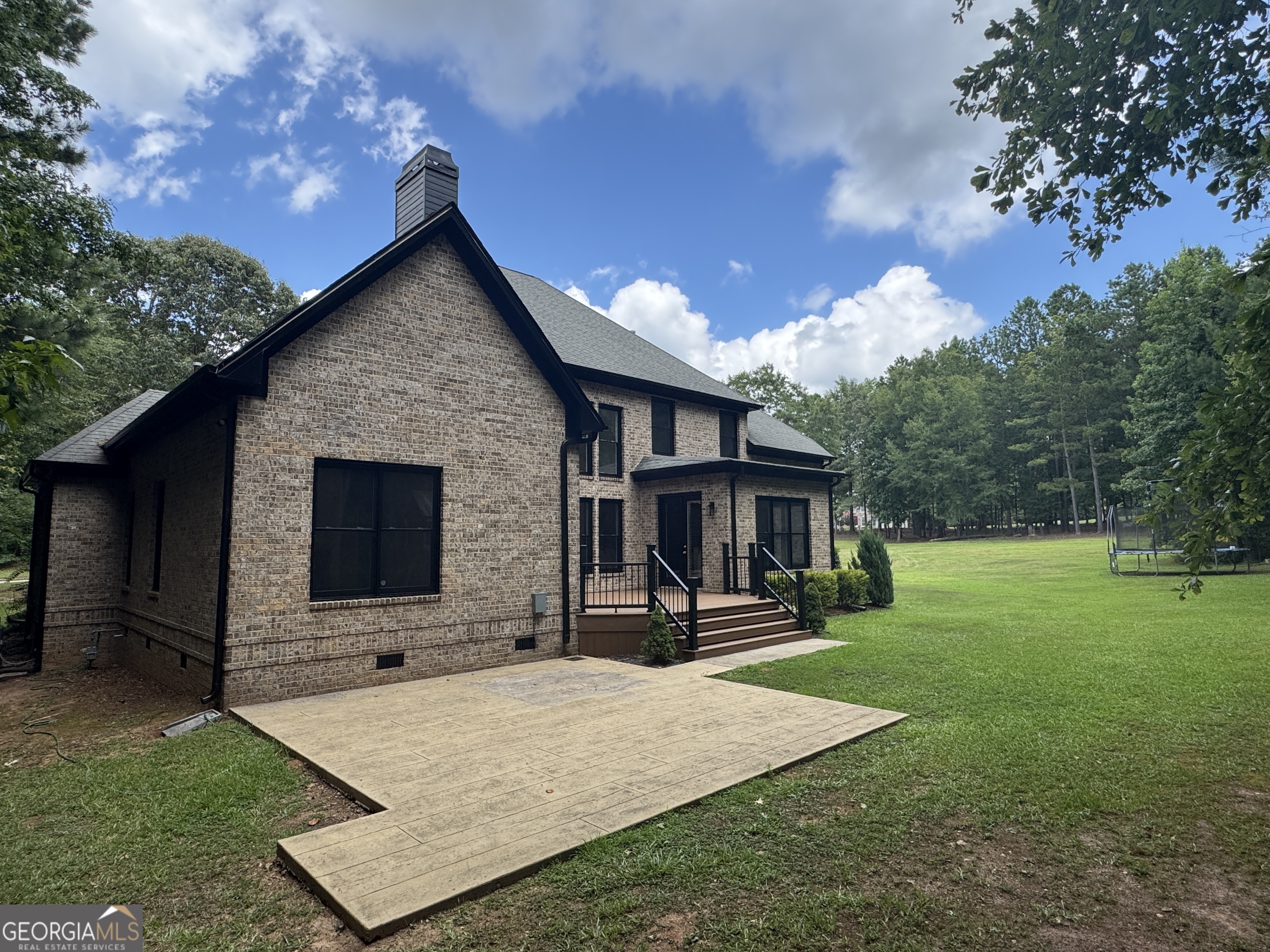 1022 Waverly DR