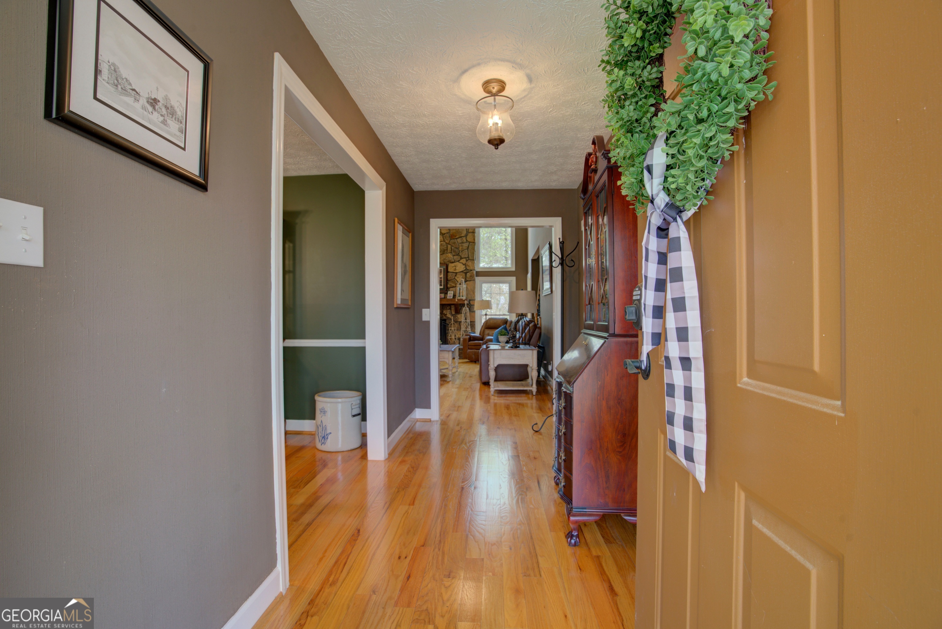 131 Hine RD SE
