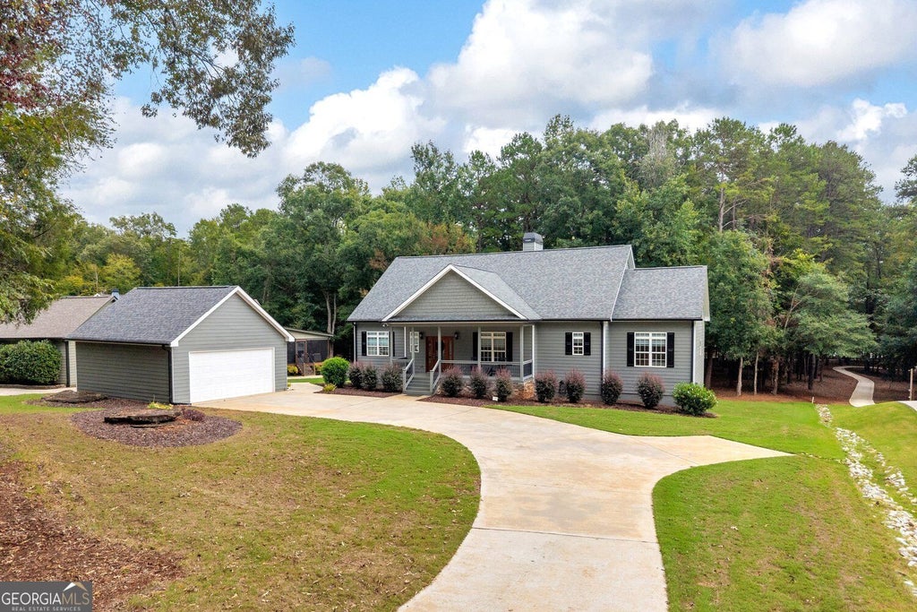 Photo of 2716 Holcomb Dr, Martin, GA 30557 (MLS # 10853272)