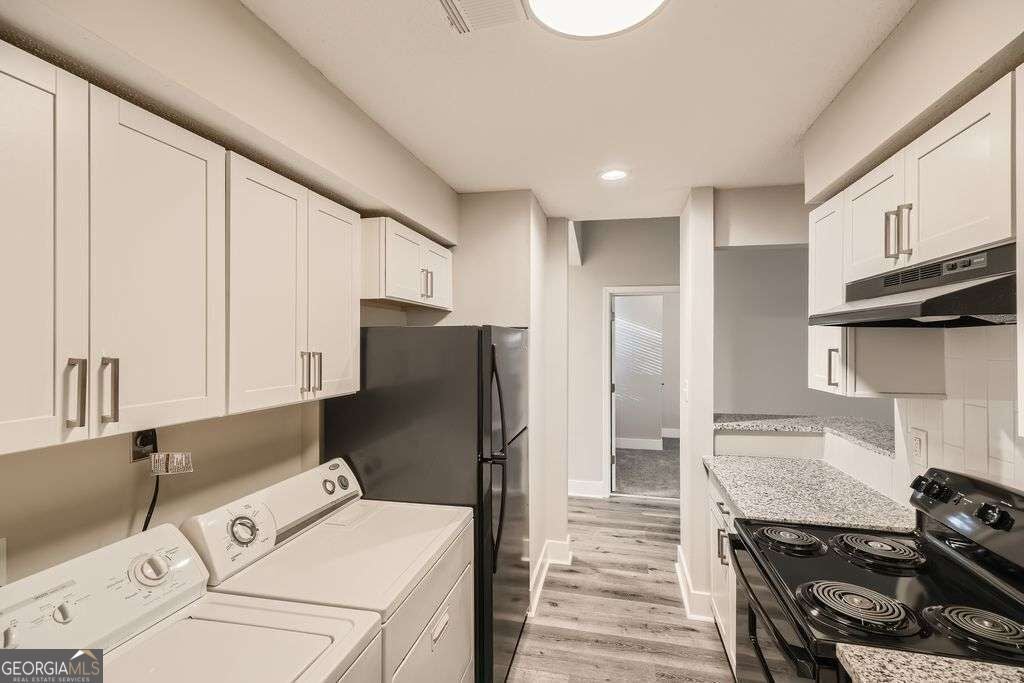 3111 Fairington DR