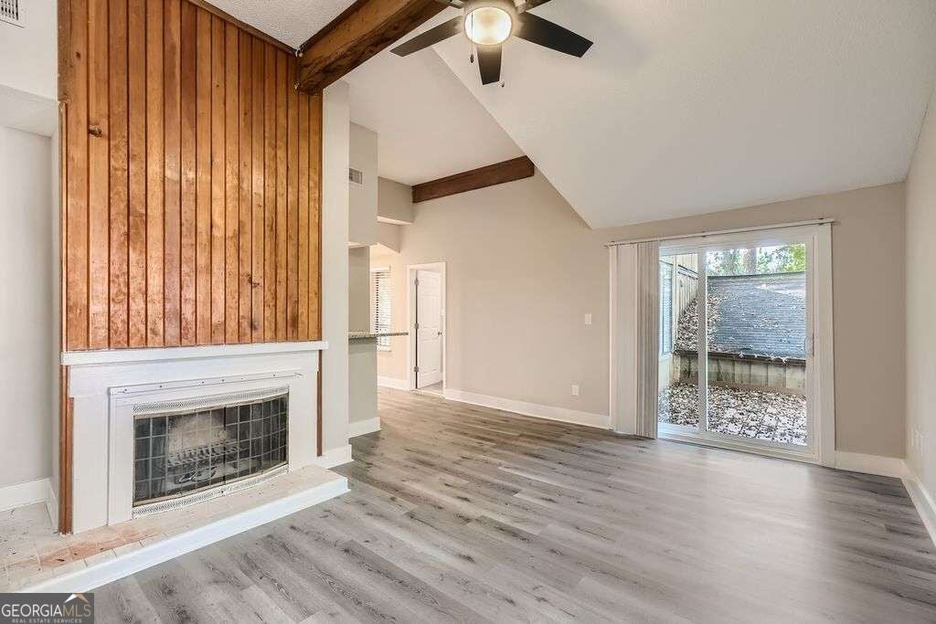 3111 Fairington DR