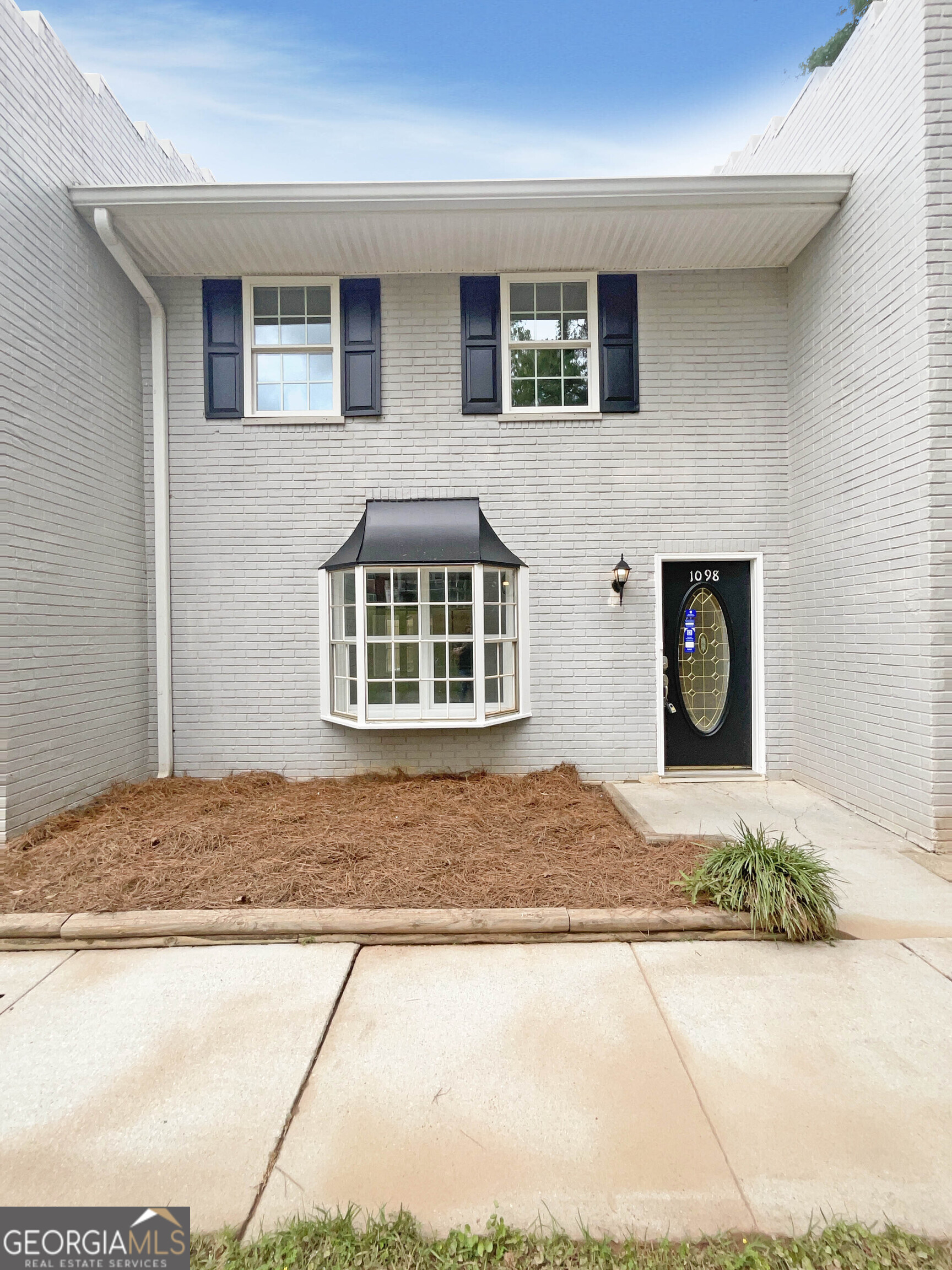 Welcome to this fabulous area! This home has Fresh Interior Paint, New flooring throughout the home. Discover a bright interior tied together with a neutral color palette. Step into the kitchen, complete with an eye catching stylish backsplash. The primary bathroom features plenty of under sink storage waiting for your home organization needs. Like what you hear? Come see it for yourself!