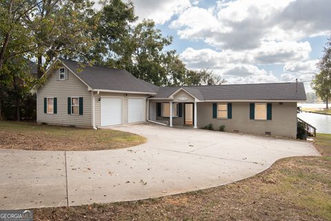 Photo of 187 Lakeshore Circle NE, Milledgeville, GA 31061 (MLS # 10677626)