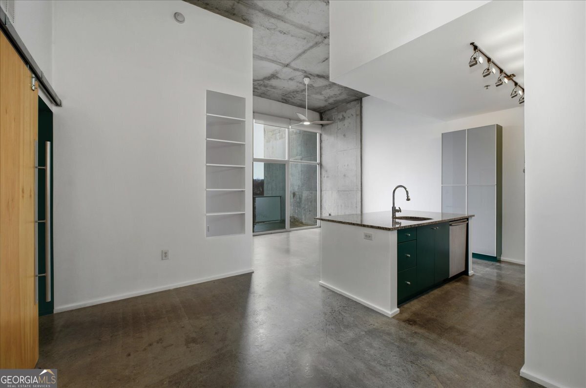 130 Arizona AVE NE 415