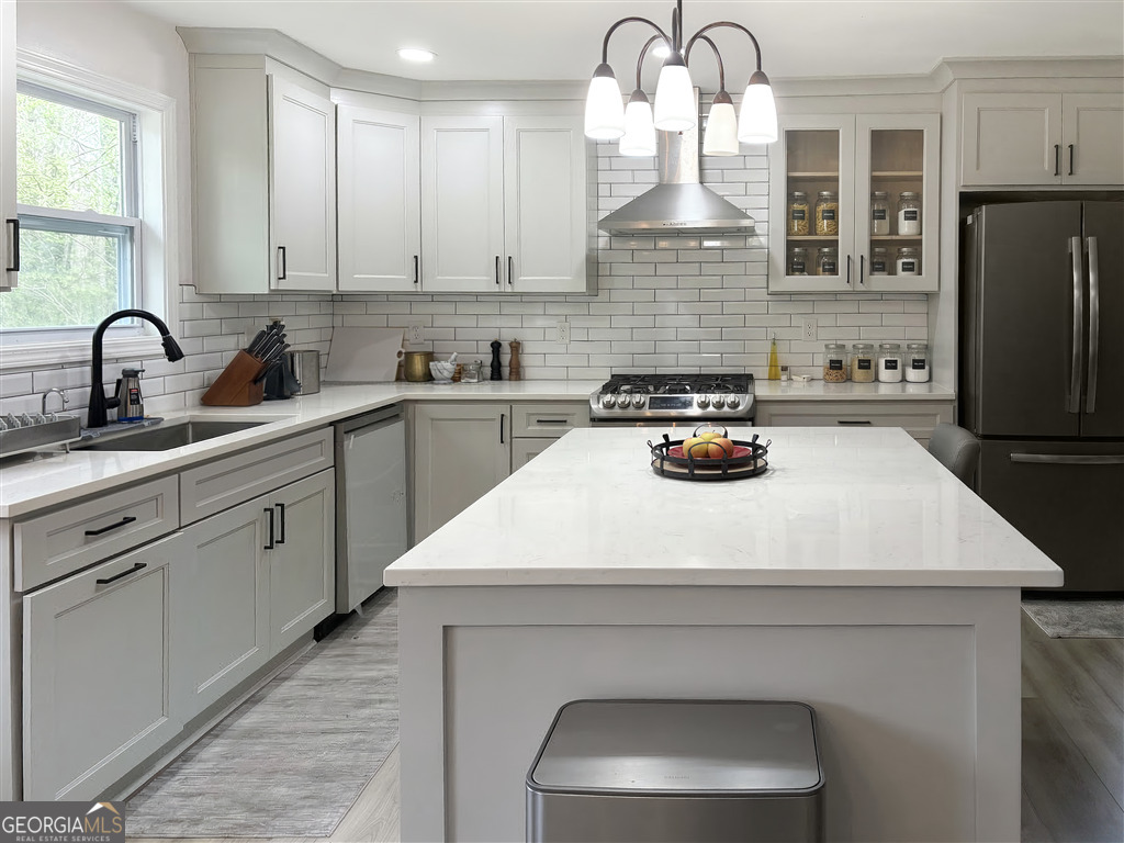 2448 Hillboro CIR SW