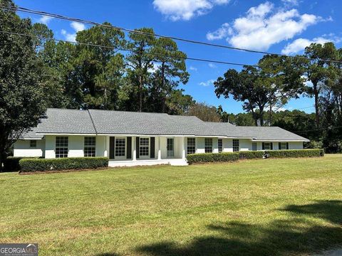 1901 Melba DR Tifton GA 31793