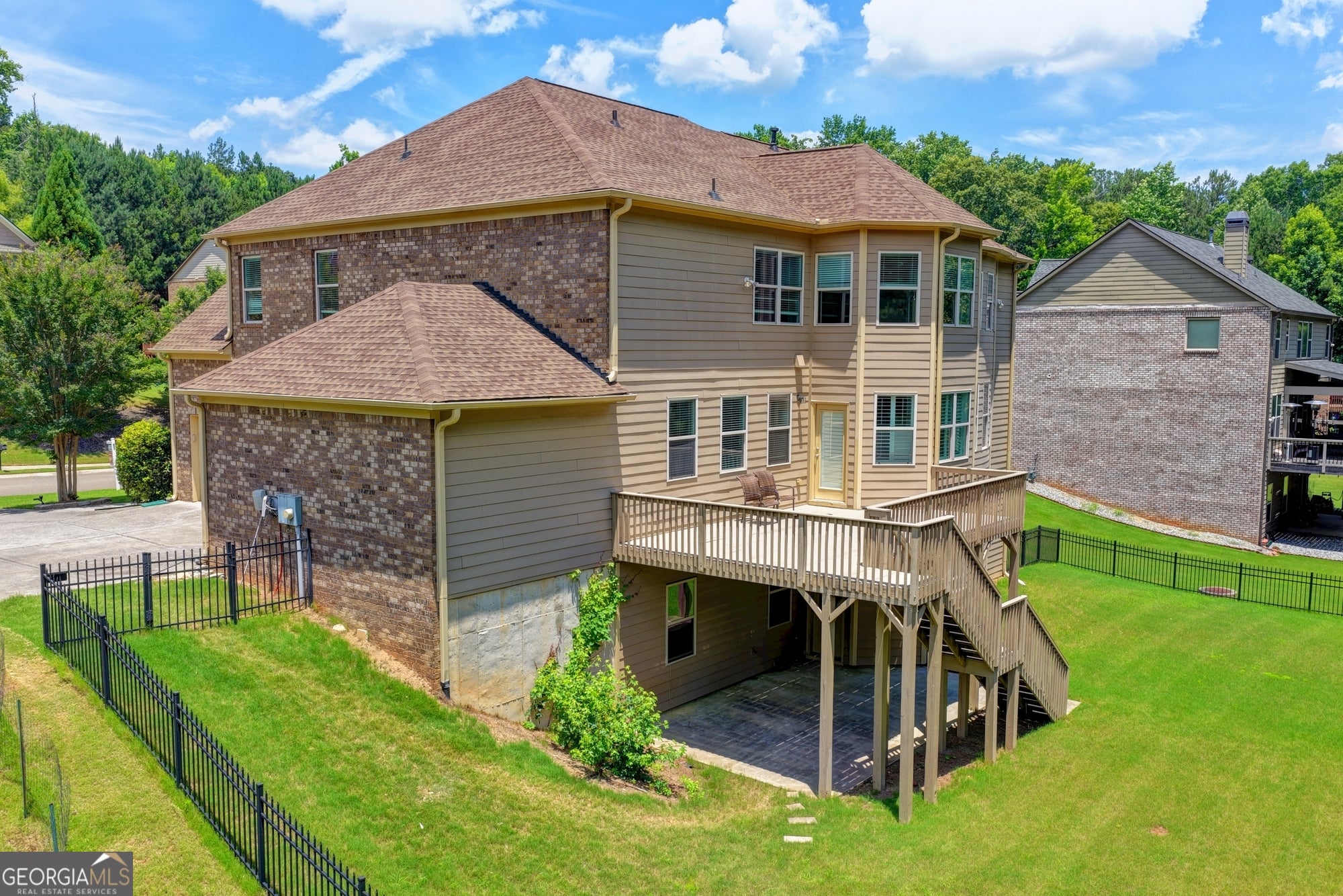 1870 Apollo DR