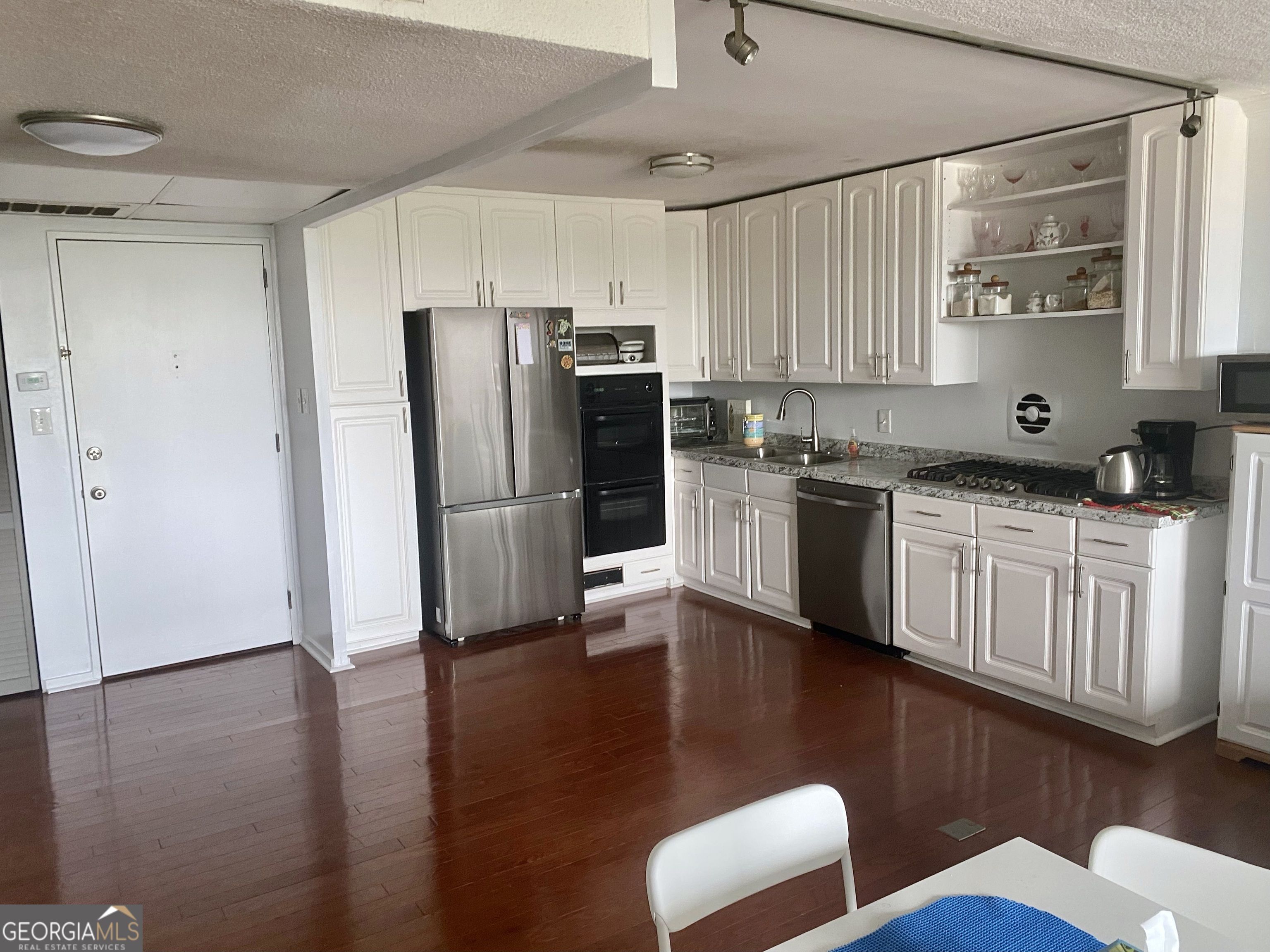 Slaton Manor - Residential