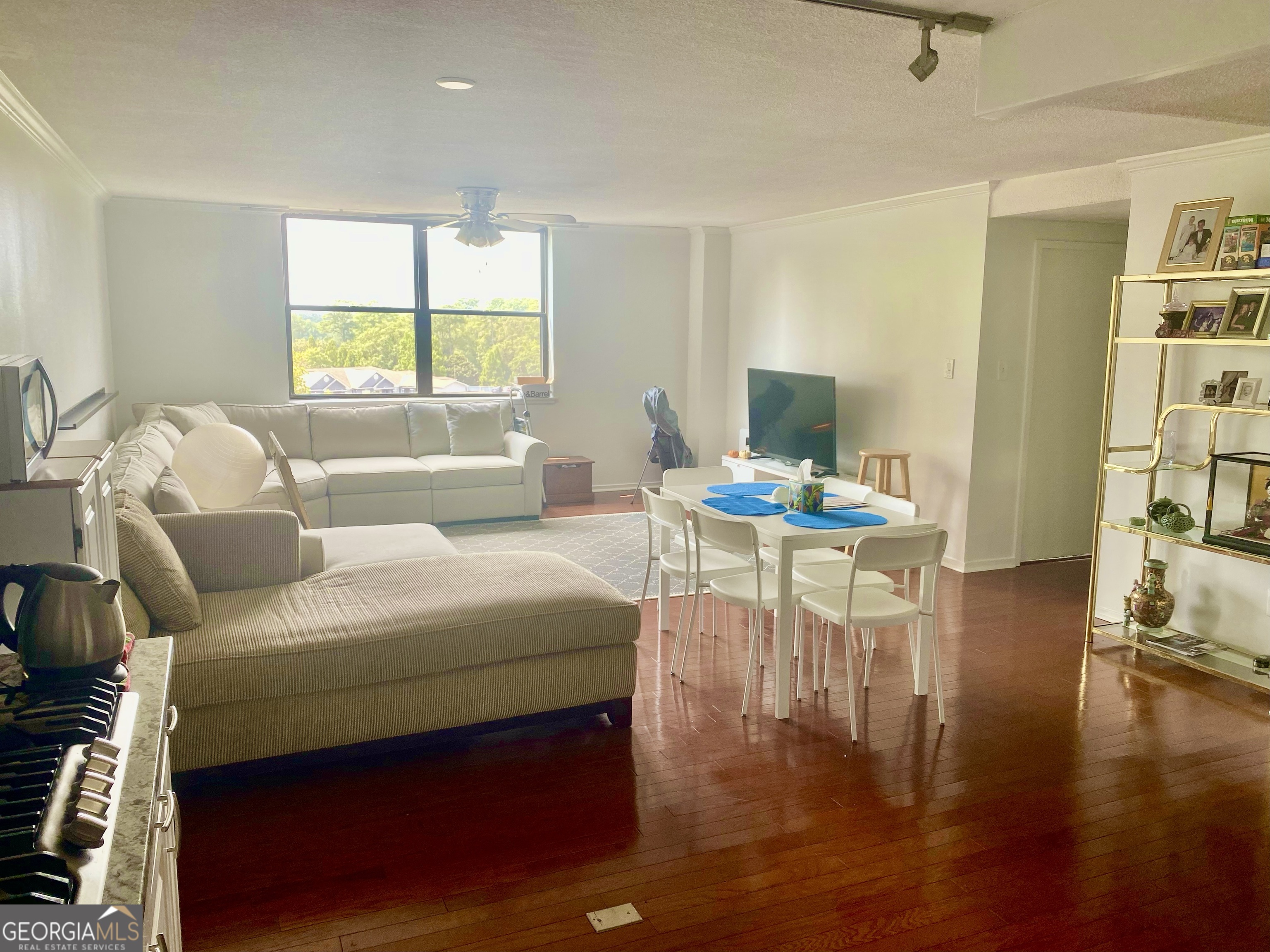 Slaton Manor - Residential