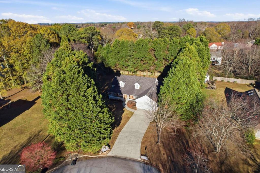 Photo of 2110 Meadow View Court, Grayson, GA 30017 (MLS # 10658872)