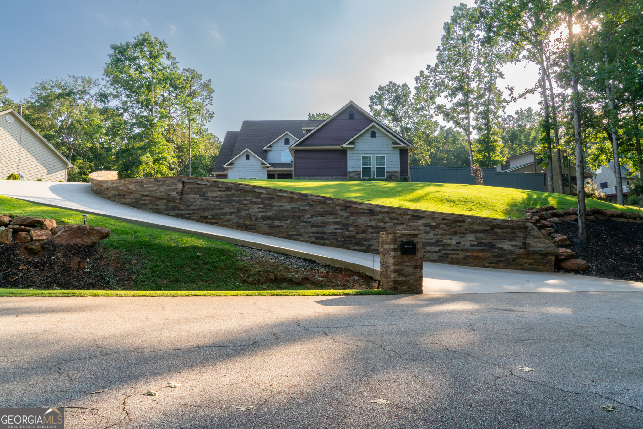 218 Riverlake RD