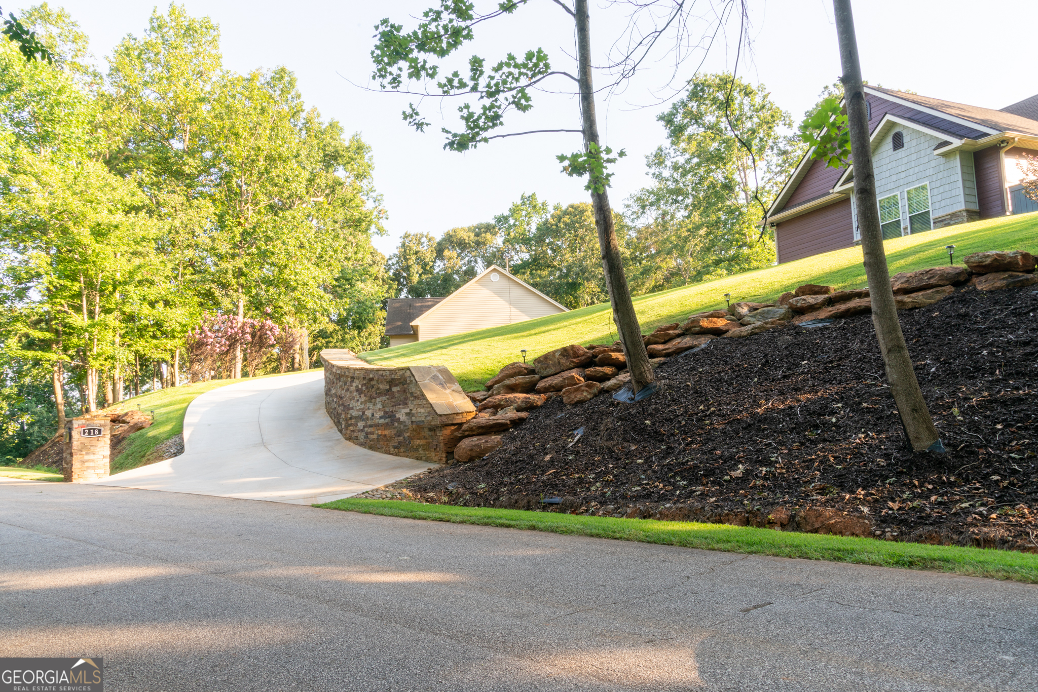 218 Riverlake RD