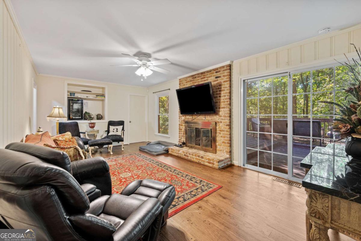 Mount Vernon Woods - Residential