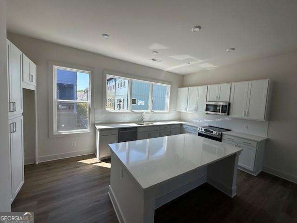 Photo of 1406 Cozy Cir #342, Atlanta, GA 30315 (MLS # 10697656)