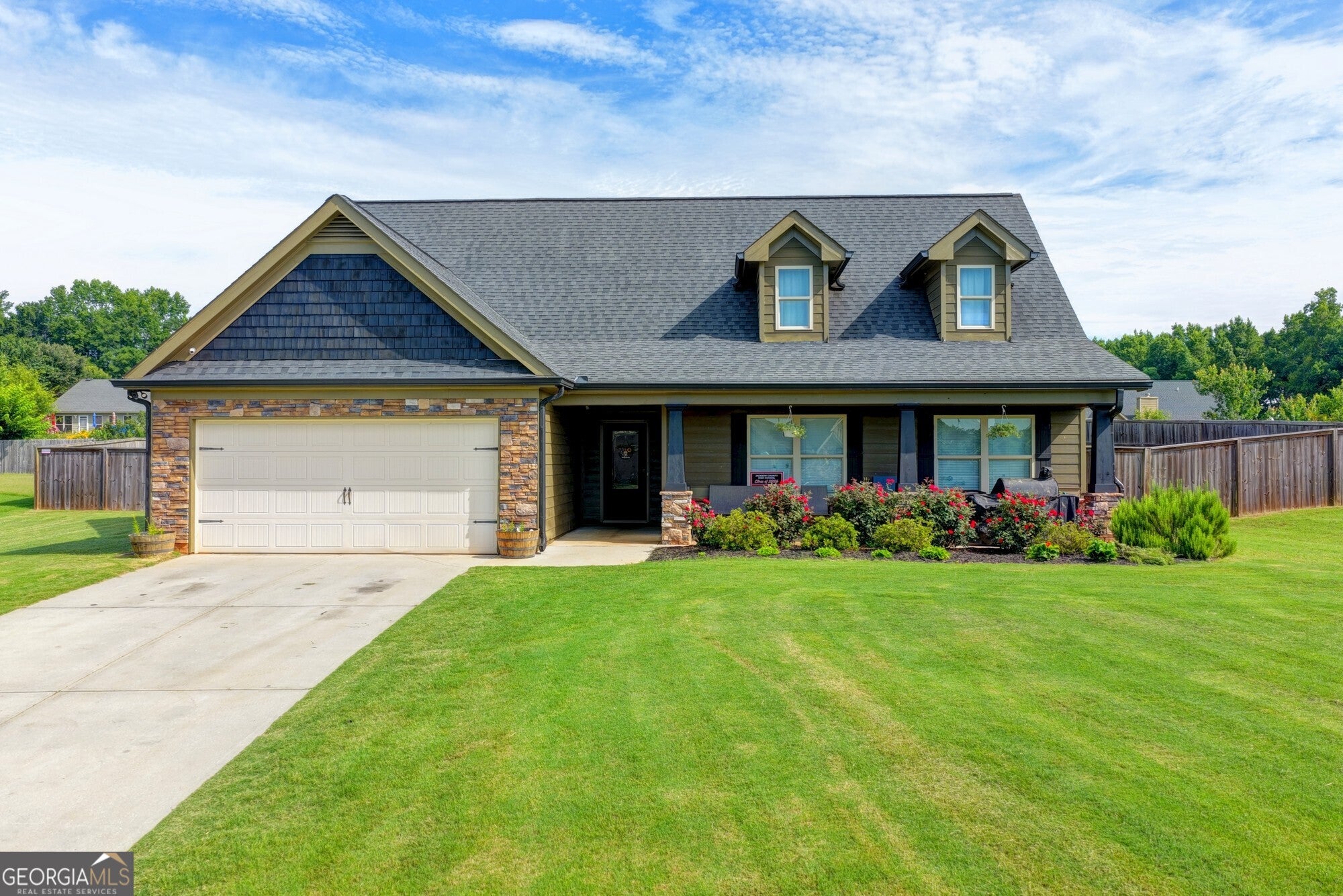 82 Lake Point CT
