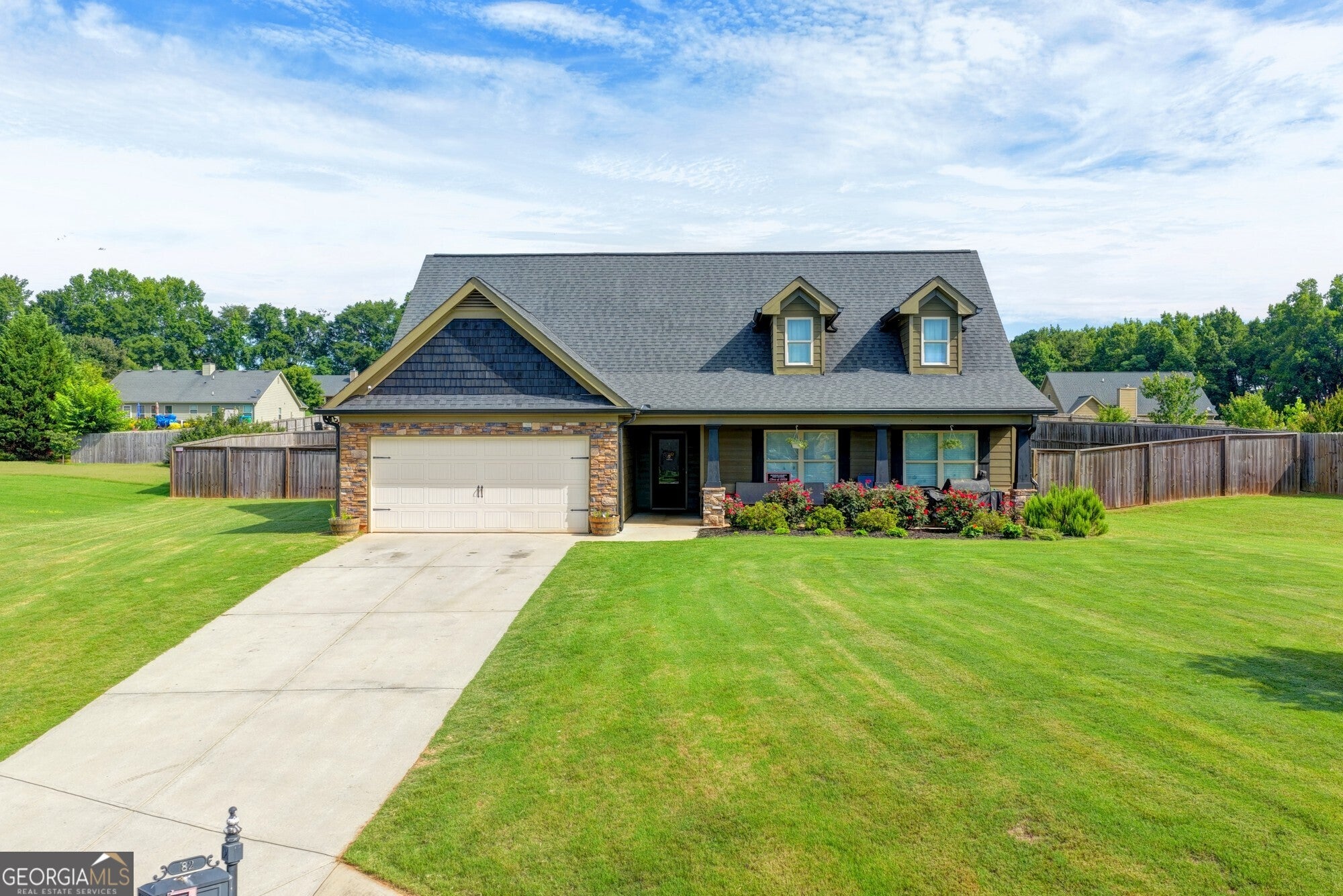 82 Lake Point CT