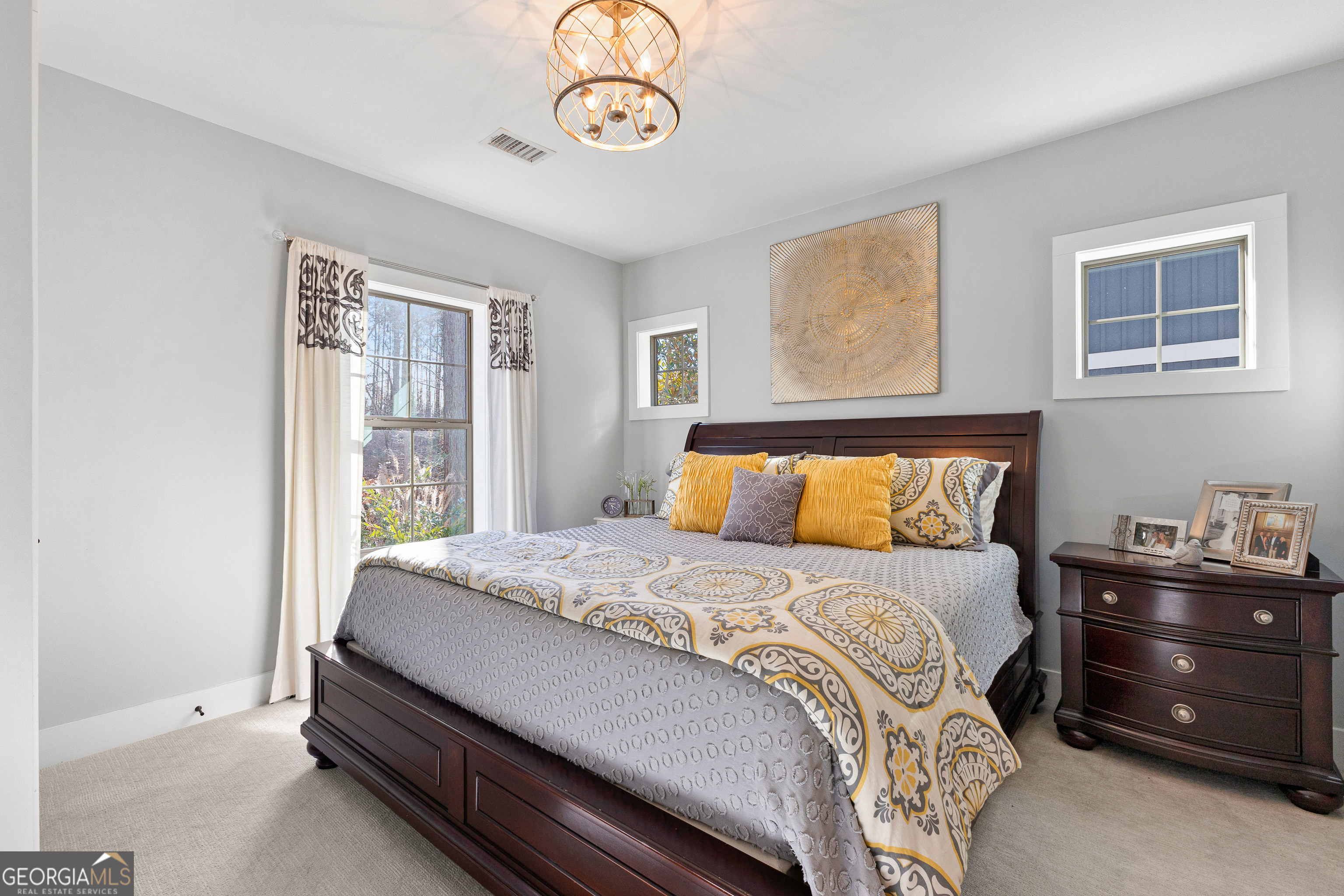 Newnan, Georgia 30265, United States, 4 Bedrooms Bedrooms, ,3 BathroomsBathrooms,Residential,Pending,9438