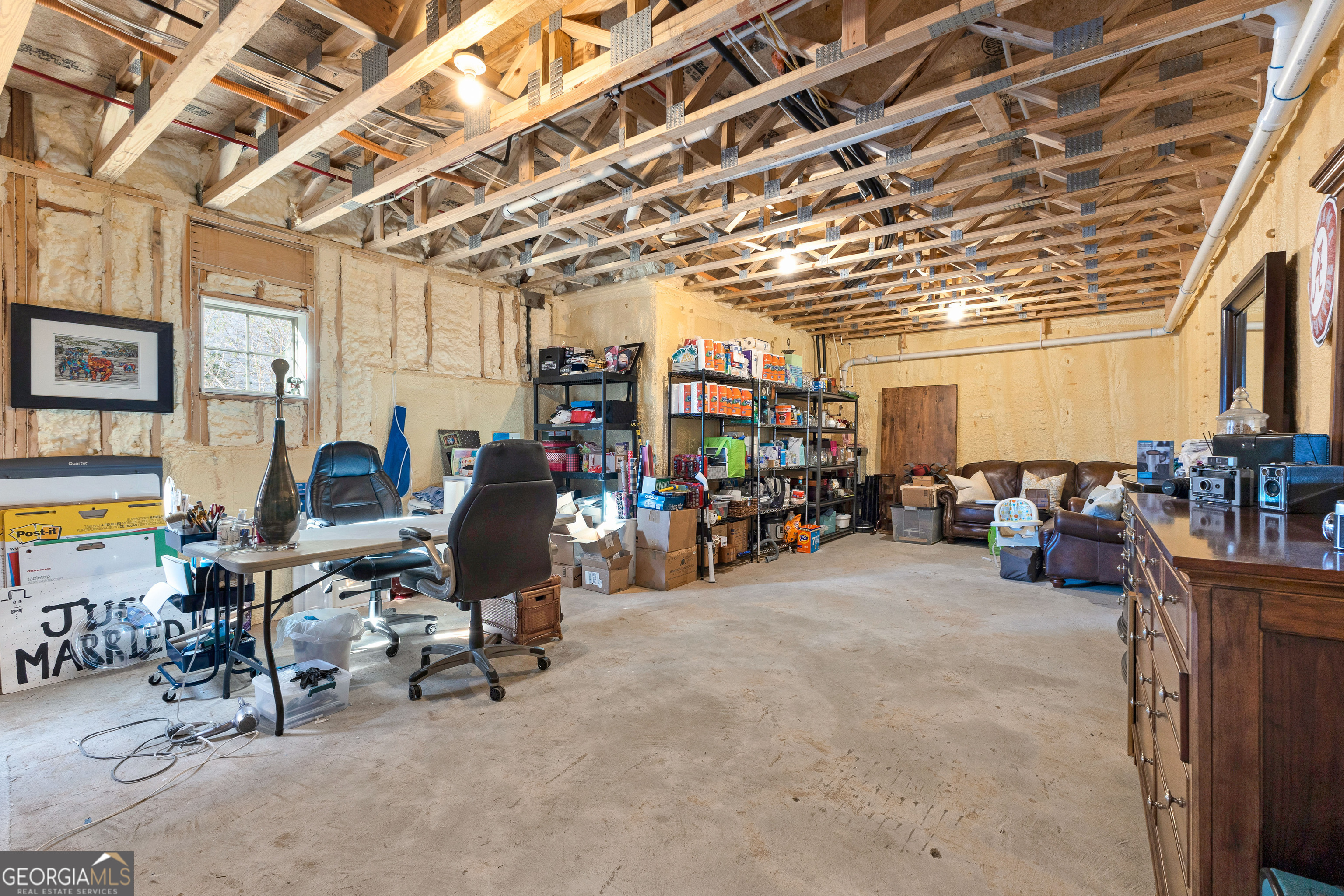 Newnan, Georgia 30265, United States, 4 Bedrooms Bedrooms, ,3 BathroomsBathrooms,Residential,Pending,9438