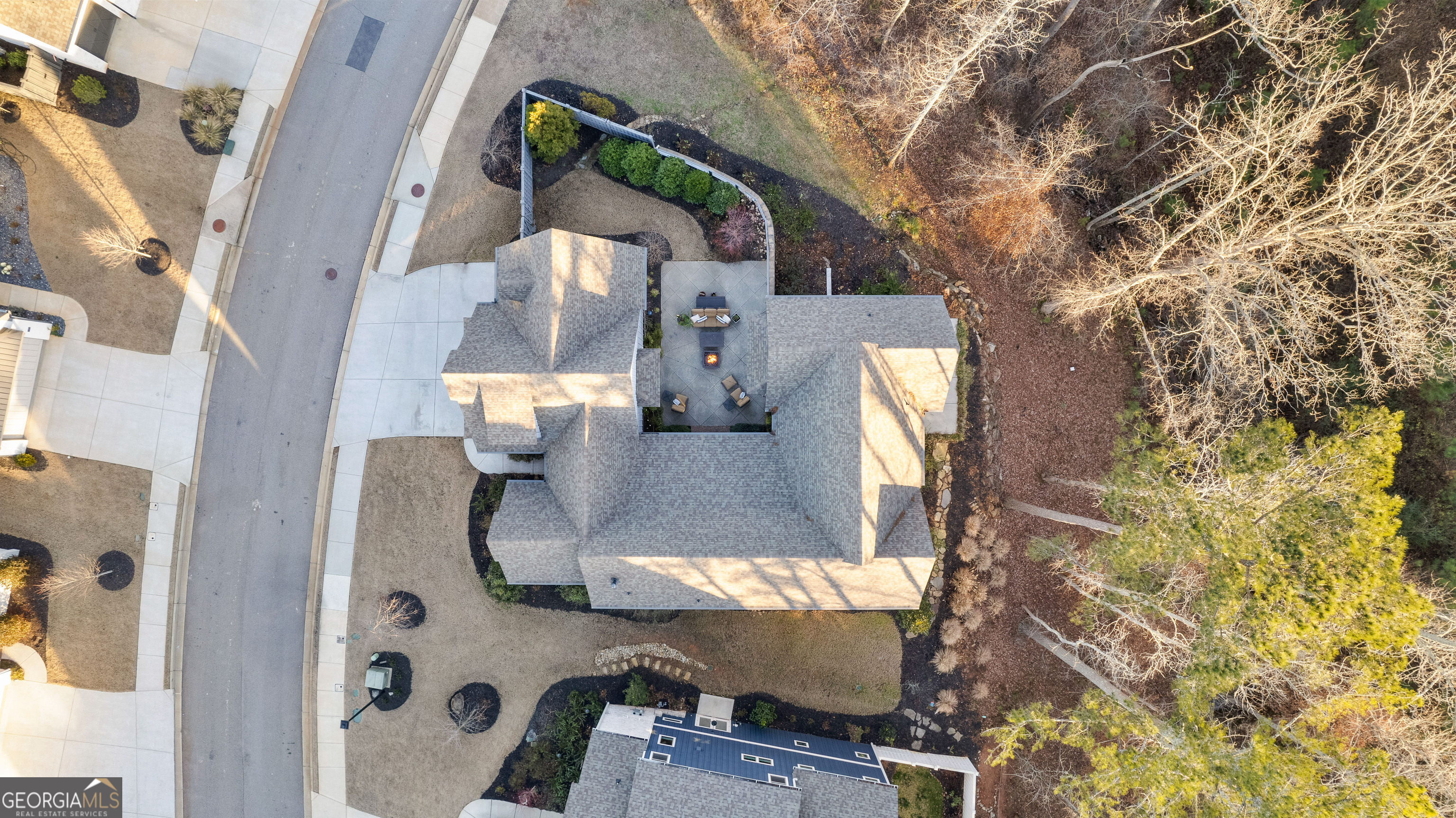 Newnan, Georgia 30265, United States, 4 Bedrooms Bedrooms, ,3 BathroomsBathrooms,Residential,Pending,9438