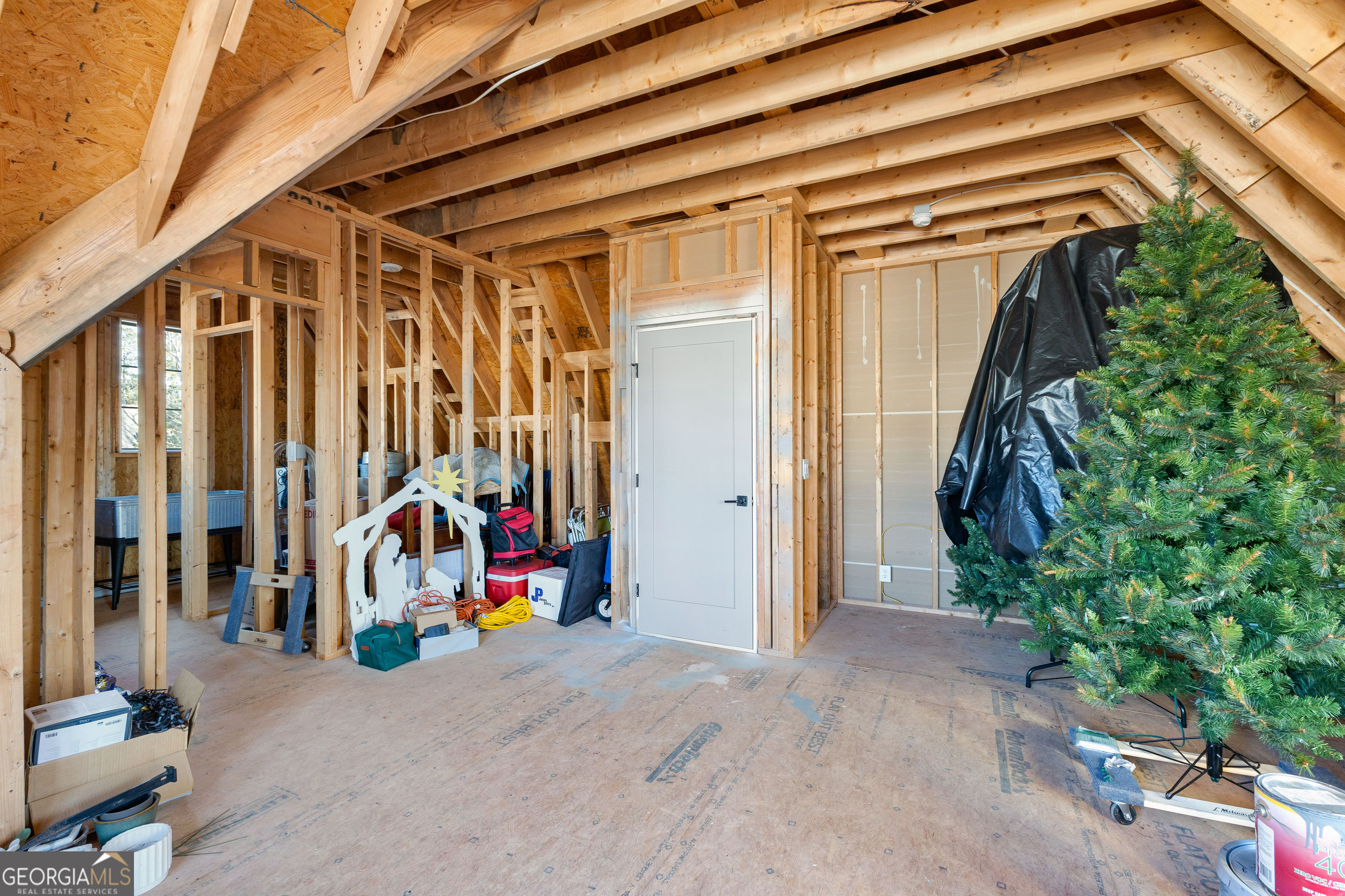 Newnan, Georgia 30265, United States, 4 Bedrooms Bedrooms, ,3 BathroomsBathrooms,Residential,Pending,9438