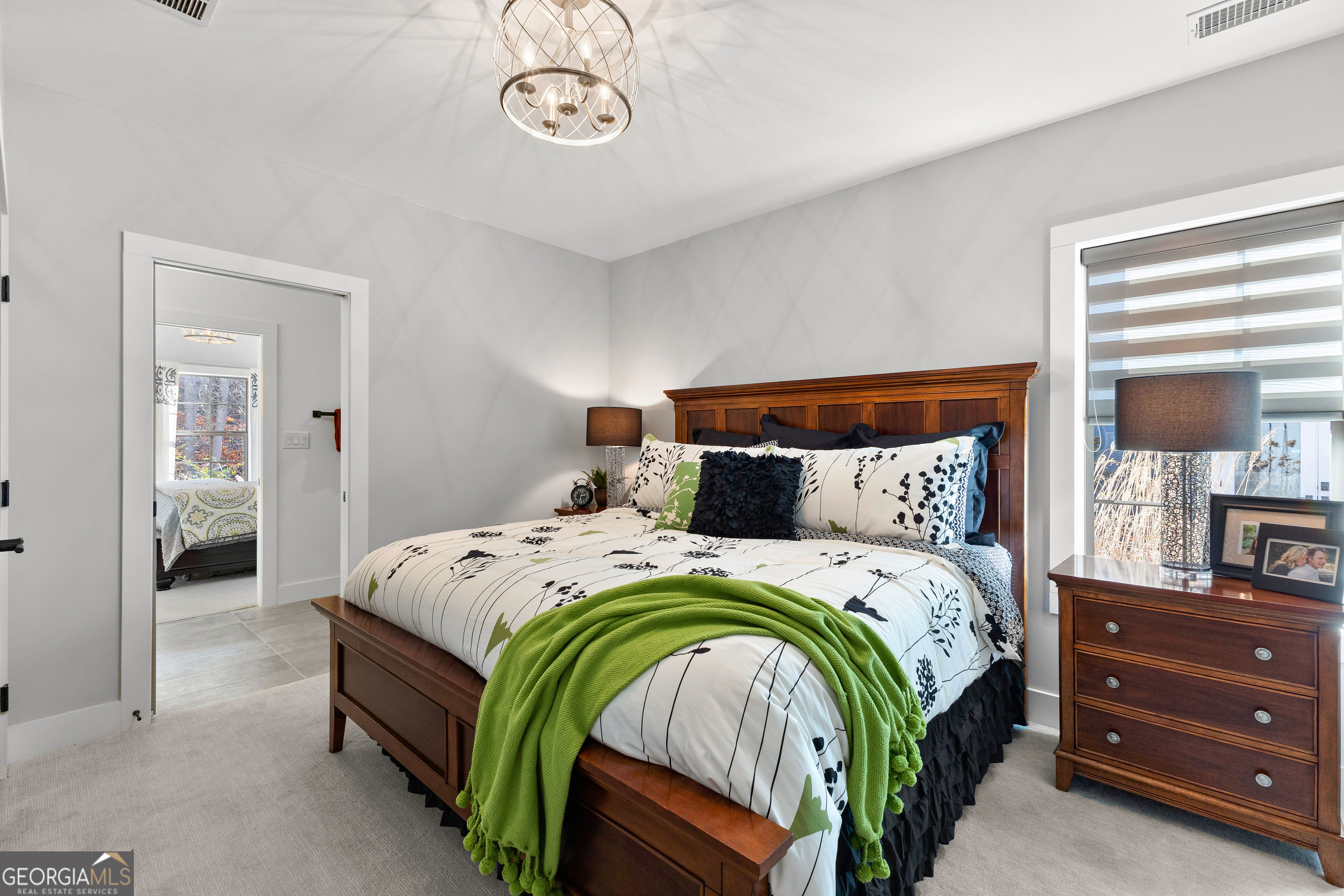 Newnan, Georgia 30265, United States, 4 Bedrooms Bedrooms, ,3 BathroomsBathrooms,Residential,Pending,9438