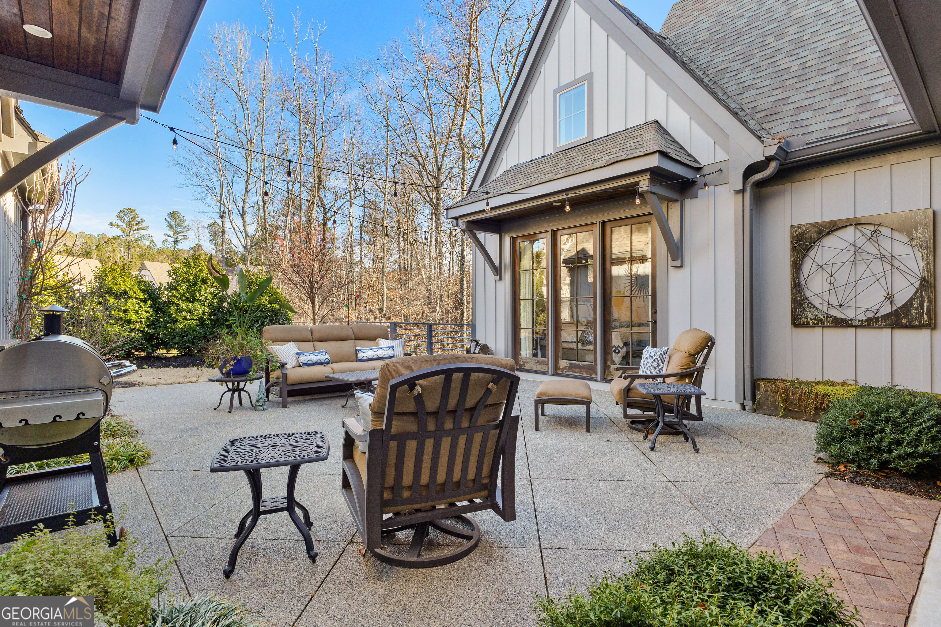 Newnan, Georgia 30265, United States, 4 Bedrooms Bedrooms, ,3 BathroomsBathrooms,Residential,Pending,9438