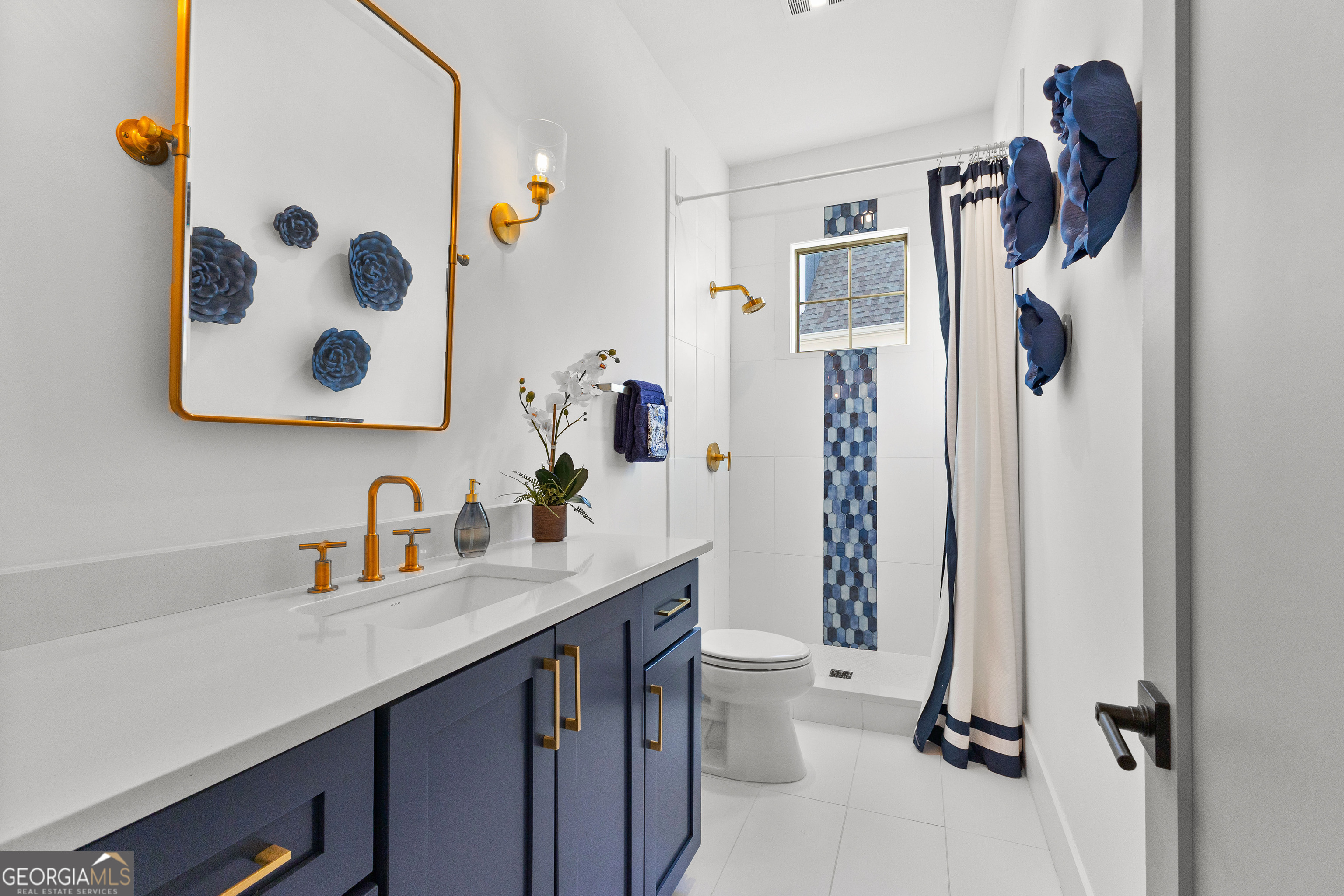 Newnan, Georgia 30265, United States, 4 Bedrooms Bedrooms, ,3 BathroomsBathrooms,Residential,Pending,9438