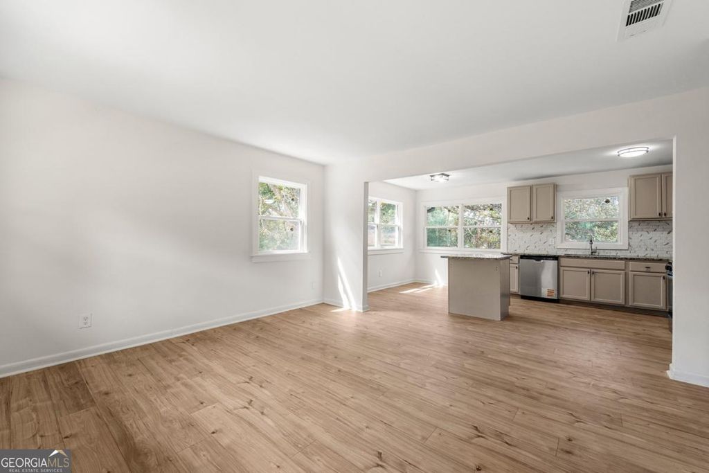 Photo of 3981 Rutgers Drive SW, Atlanta, GA 30331 (MLS # 10674770)