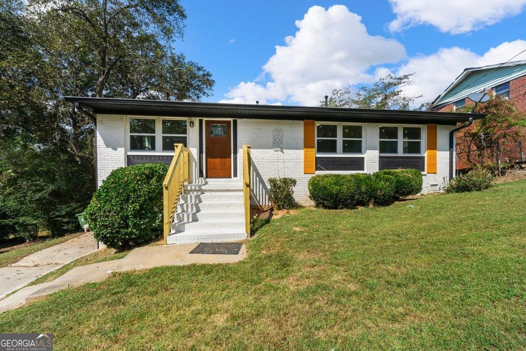 Photo of 3981 Rutgers Drive SW, Atlanta, GA 30331 (MLS # 10674770)