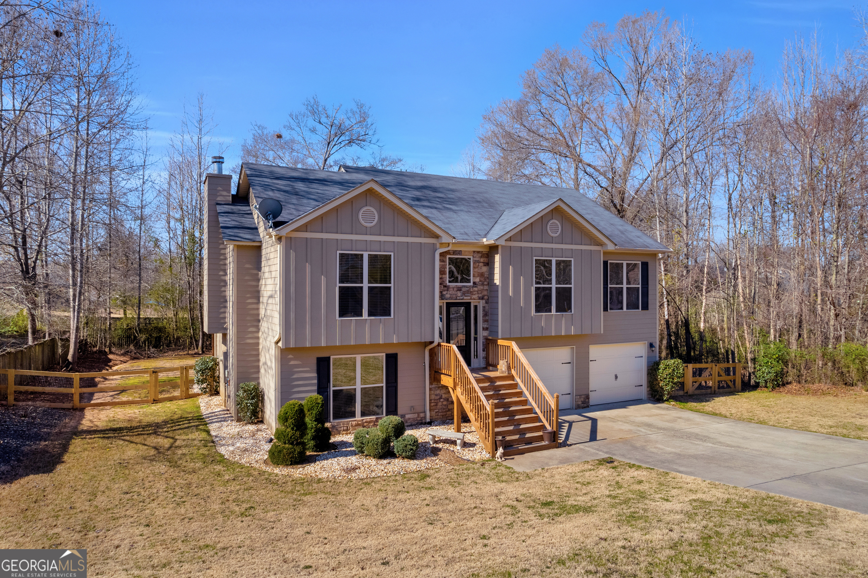 45 Coopers Hawk LN