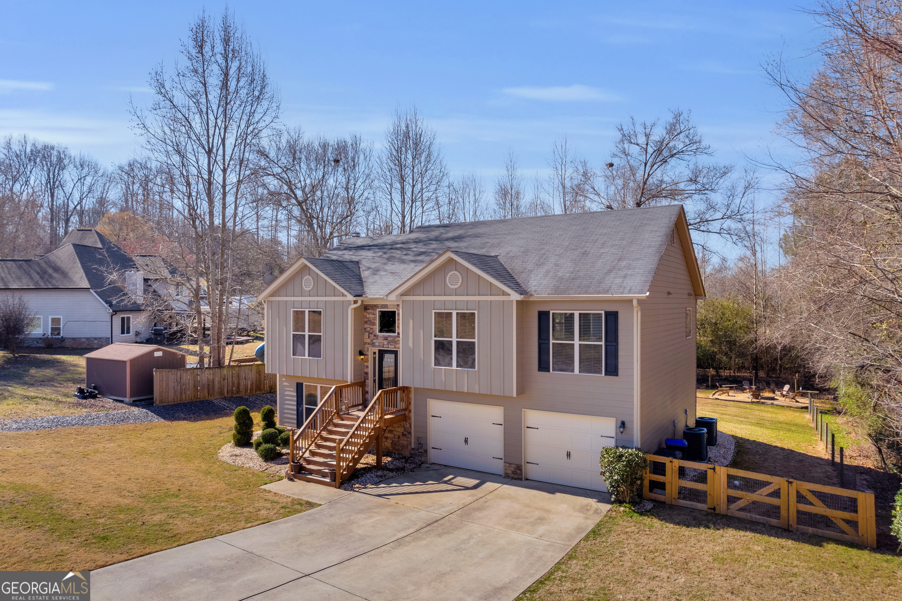 45 Coopers Hawk LN