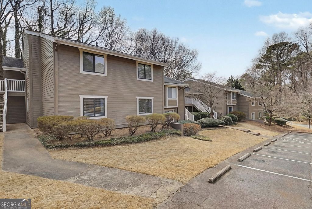 Photo of 2911 Ironwood Road, Marietta, GA 30067 (MLS # 10696690)