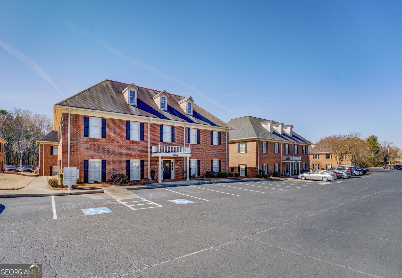 1806 Over Lake DR SE