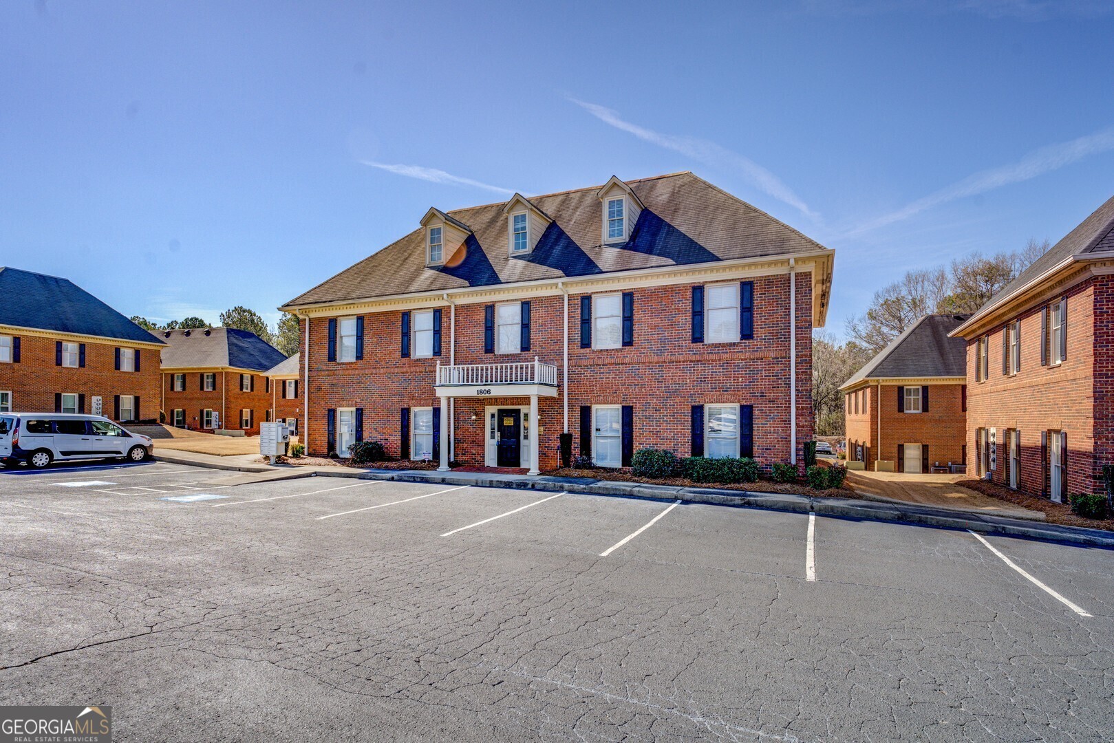 1806 Over Lake DR SE
