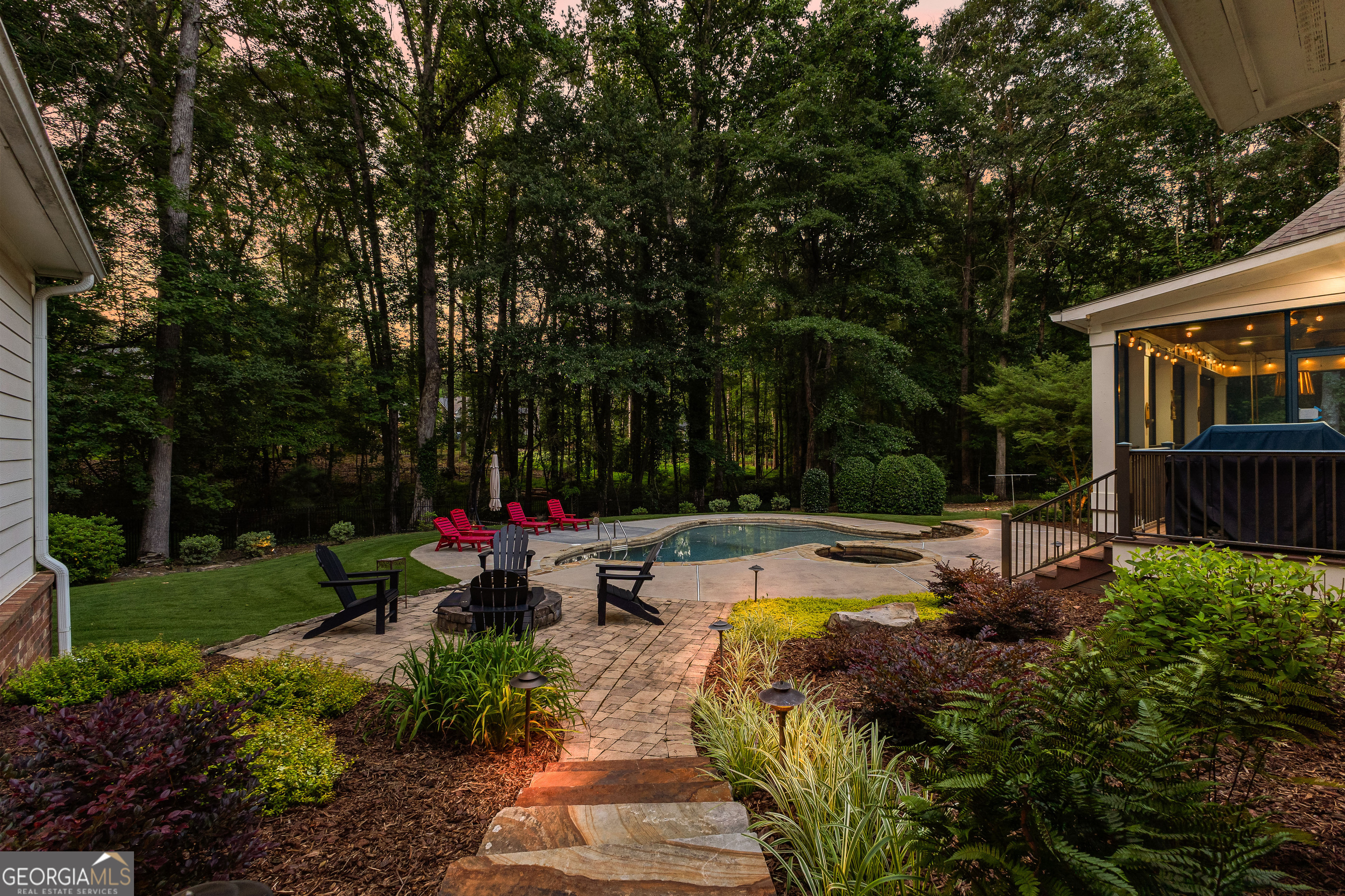 Peachtree City, Georgia 30269, United States, 4 Bedrooms Bedrooms, ,4 BathroomsBathrooms,Residential,Pending,156304