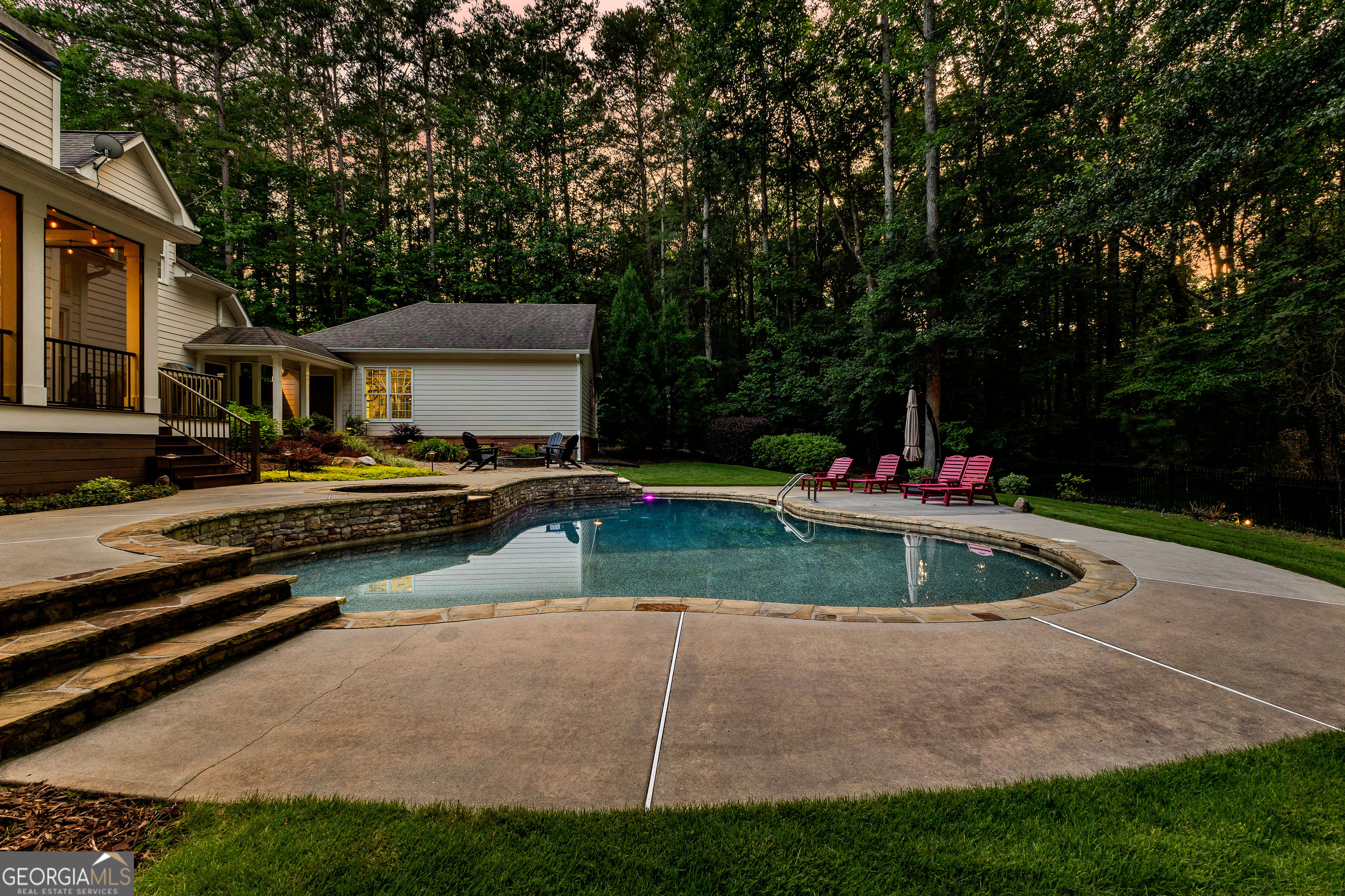 Peachtree City, Georgia 30269, United States, 4 Bedrooms Bedrooms, ,4 BathroomsBathrooms,Residential,Pending,156304