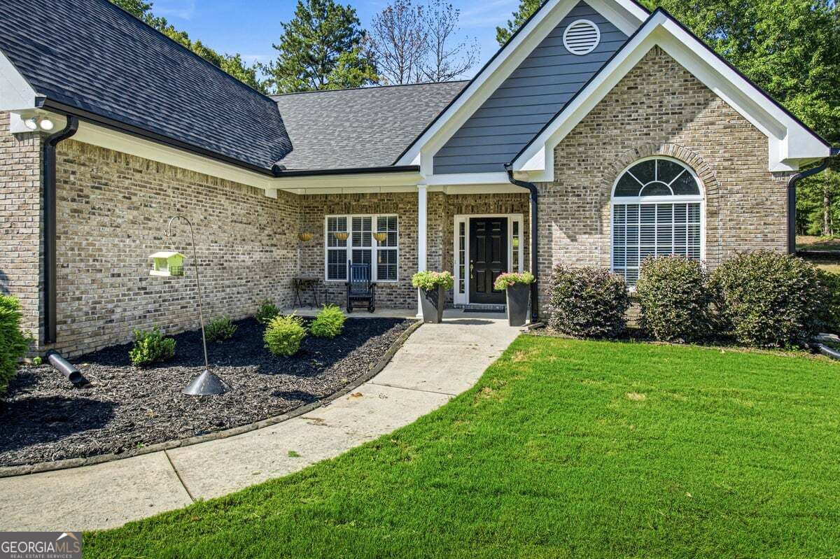2305 Hawthorne TRCE