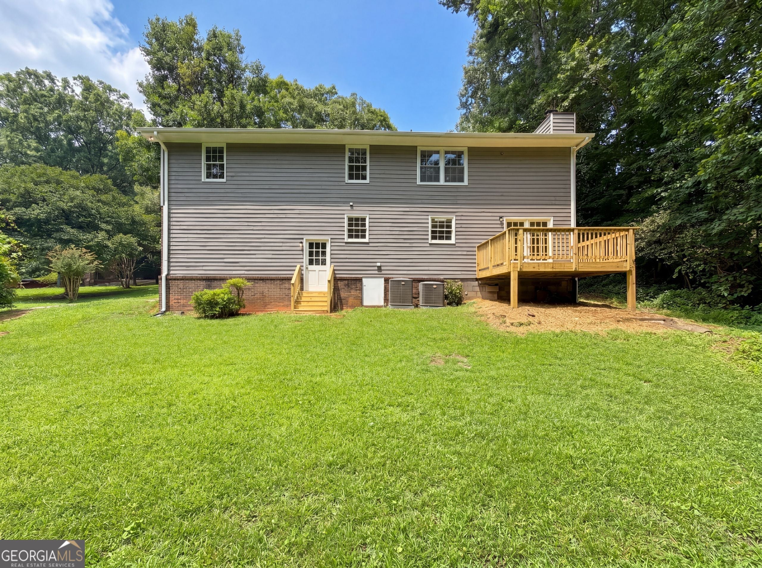 6486 Lynndale LN