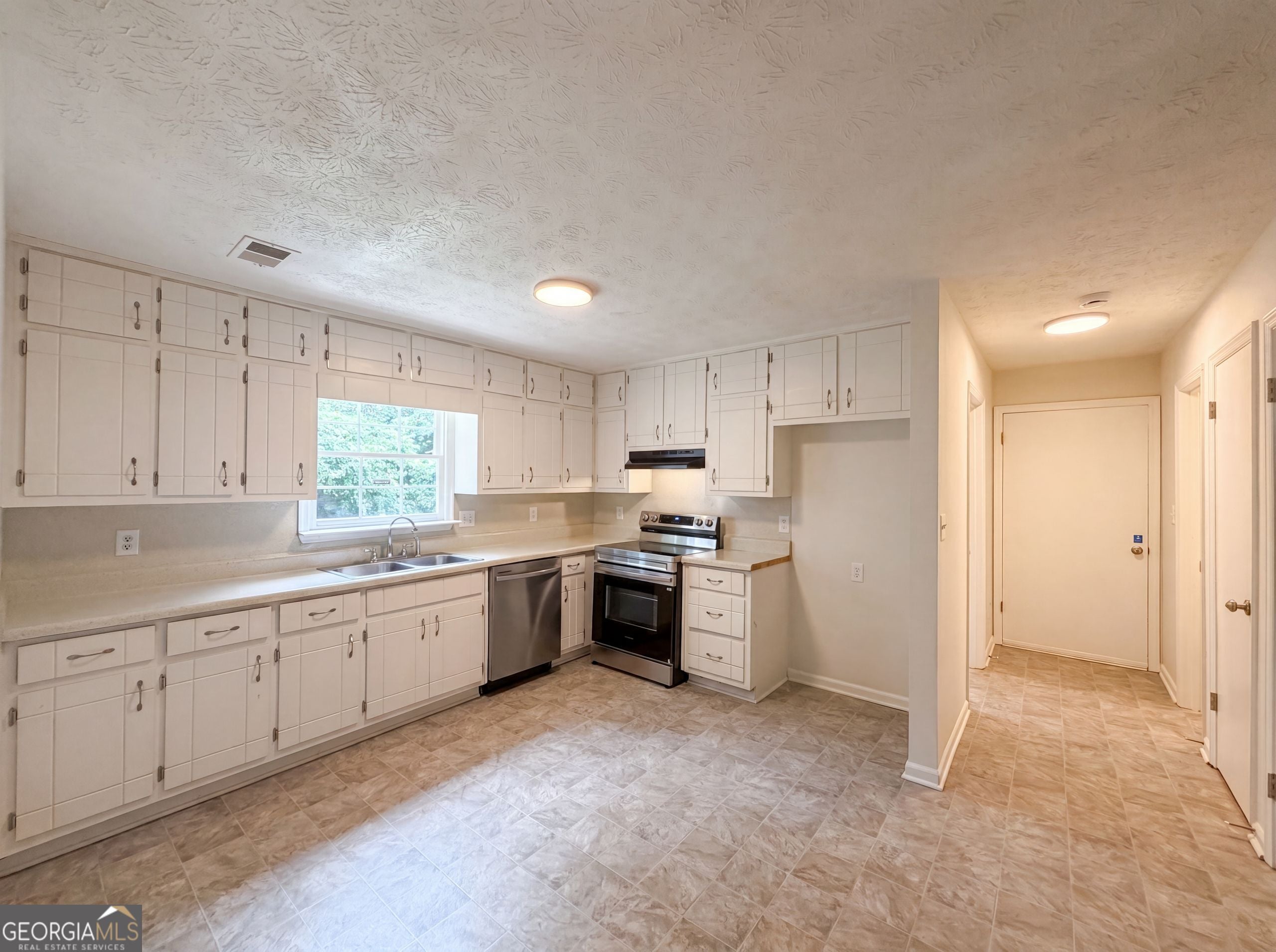 6486 Lynndale LN