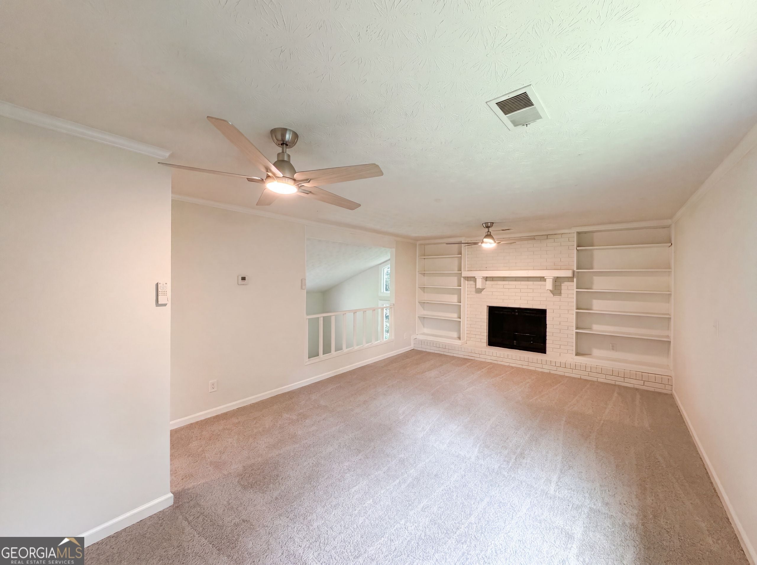 6486 Lynndale LN